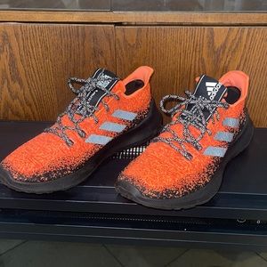 Adidas bounce running shoes 10.5